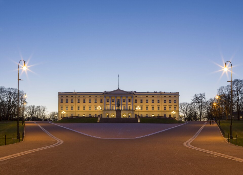 FISK ER TINGEN: Slottet i kveldsstemning. (Foto: Øyvind Møller Bakken/Det Kongelige slott) FISK ER TINGEN: Slottet i kveldsstemning. (Foto: Øyvind Møller Bakken/Det Kongelige slott)