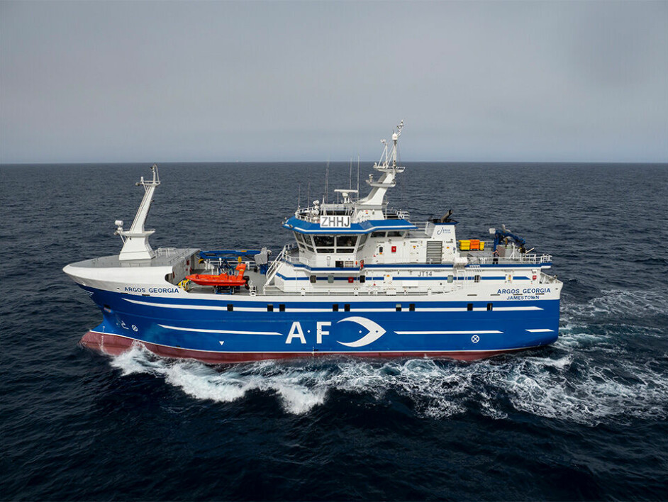 'Argos Georgia' er ett av fartøyene som befinner seg midt i en betent fiskerikonflikt hvor Russland har klart å splitte EU og USA på den ene siden og Storbritannia på den andre.