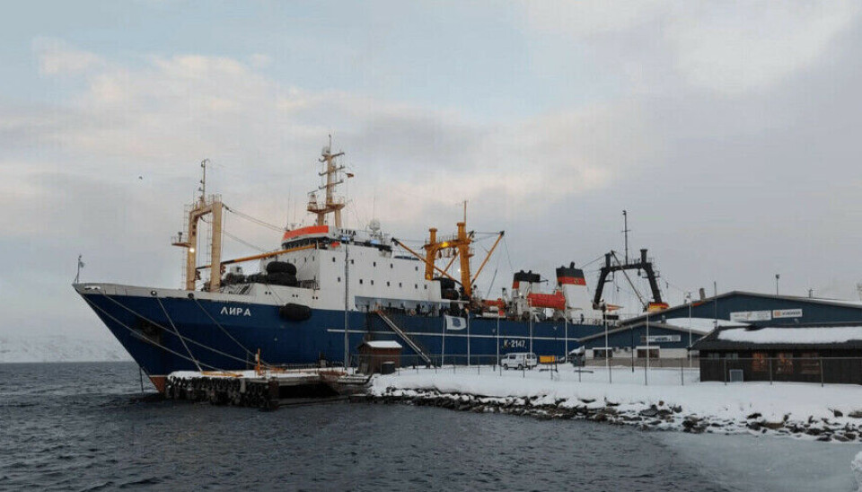 Partiene Høyre og Venstre vil ha regjeringen til å revurdere unntaket for russiske fiskefartøy. Partiene Høyre og Venstre vil ha regjeringen til å revurdere unntaket for russiske fiskefartøy.