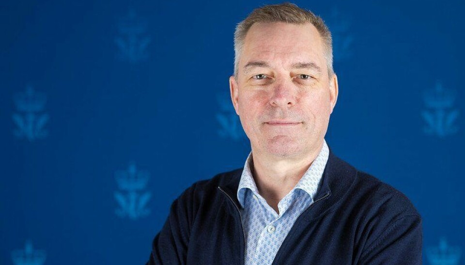BLIR VÆRENDE: Frank Bakke Jensen vil flytte store deler av ledelsen i Fiskeridirektoratet til Nord-Norge. Men både han selv og flere andre enheter og ledere blir fortsatt værende i Bergen. – Fiskeridirektoratet har drevet med fjernledelse i mange år, påpeker han. BLIR VÆRENDE: Frank Bakke Jensen vil flytte store deler av ledelsen i Fiskeridirektoratet til Nord-Norge. Men både han selv og flere andre enheter og ledere blir fortsatt værende i Bergen. – Fiskeridirektoratet har drevet med fjernledelse i mange år, påpeker han.