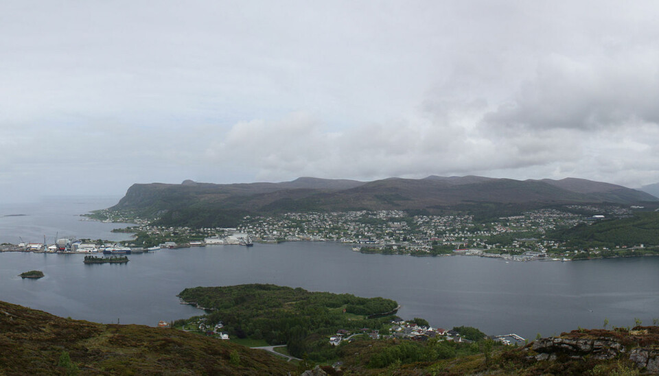 Ulsteinvik, sett fra Høgåsen på Dimna. Ulsteinvik, sett fra Høgåsen på Dimna.