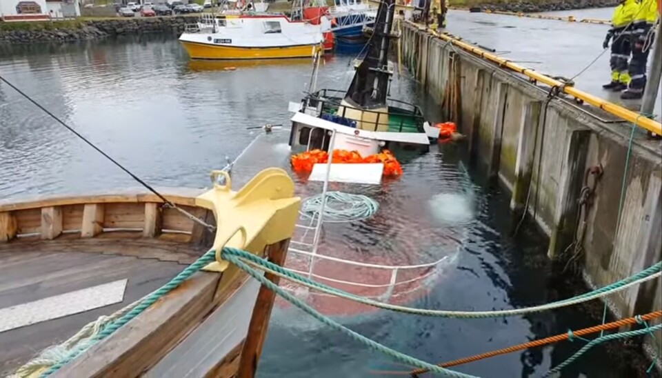 SANK: MS «Ole K Sara» sank ved kai i Honningsvåg. SANK: MS «Ole K Sara» sank ved kai i Honningsvåg.