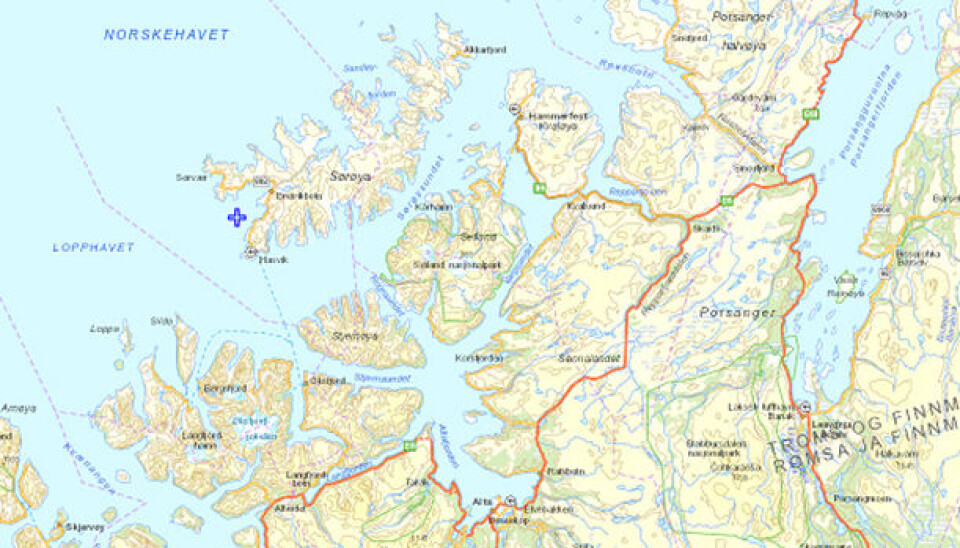 HASVIK: Her skjedde ulykken (markert med blått kryss), som fikk så tragisk utfall i mai 2020. HASVIK: Her skjedde ulykken (markert med blått kryss), som fikk så tragisk utfall i mai 2020.