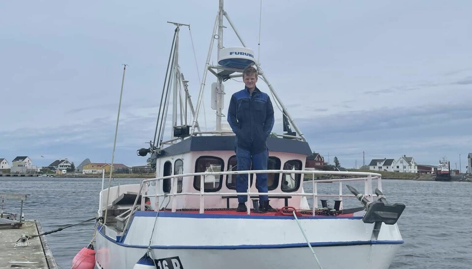UNG SKIPPER: Mikael Karlsen fra Røst var ikke gamle karen når han begynte å skjære tunger og være med på havet. Nå har han skaffet seg egen båt. UNG SKIPPER: Mikael Karlsen fra Røst var ikke gamle karen når han begynte å skjære tunger og være med på havet. Nå har han skaffet seg egen båt.