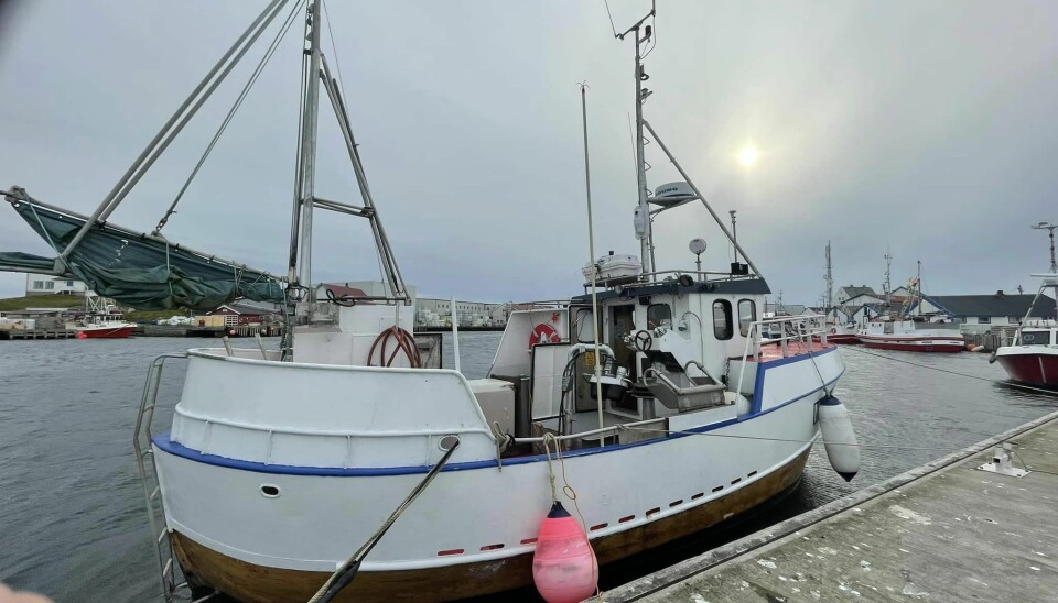 EGEN BÅT: Med 30-fotingen «Hansøy» skal han drive heimsjyen. Og hvem vet, etter hvert blir det kanskje større båt for Karlsen, som tidlig kom i kontakt med fiskeryrket. EGEN BÅT: Med 30-fotingen «Hansøy» skal han drive heimsjyen. Og hvem vet, etter hvert blir det kanskje større båt for Karlsen, som tidlig kom i kontakt med fiskeryrket.