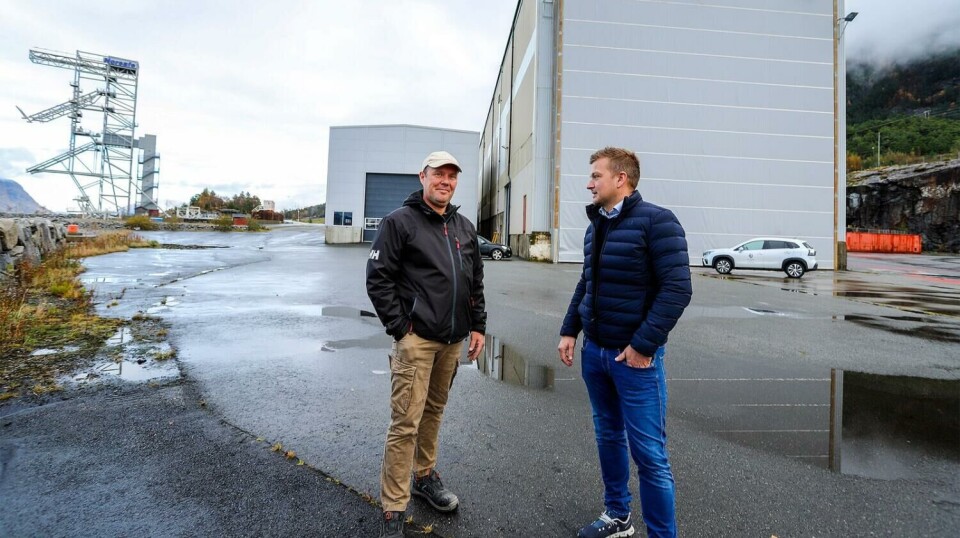 Det er Hellesøy Holding som har eigarmarjoriteten i Rosendal Marineservice og Hellesøy Verft. Det gjer samlokalisering på Årsnes naturleg for Sven Vidar Syversen (t.v.) og Robin Pedersen. Det er Hellesøy Holding som har eigarmarjoriteten i Rosendal Marineservice og Hellesøy Verft. Det gjer samlokalisering på Årsnes naturleg for Sven Vidar Syversen (t.v.) og Robin Pedersen.