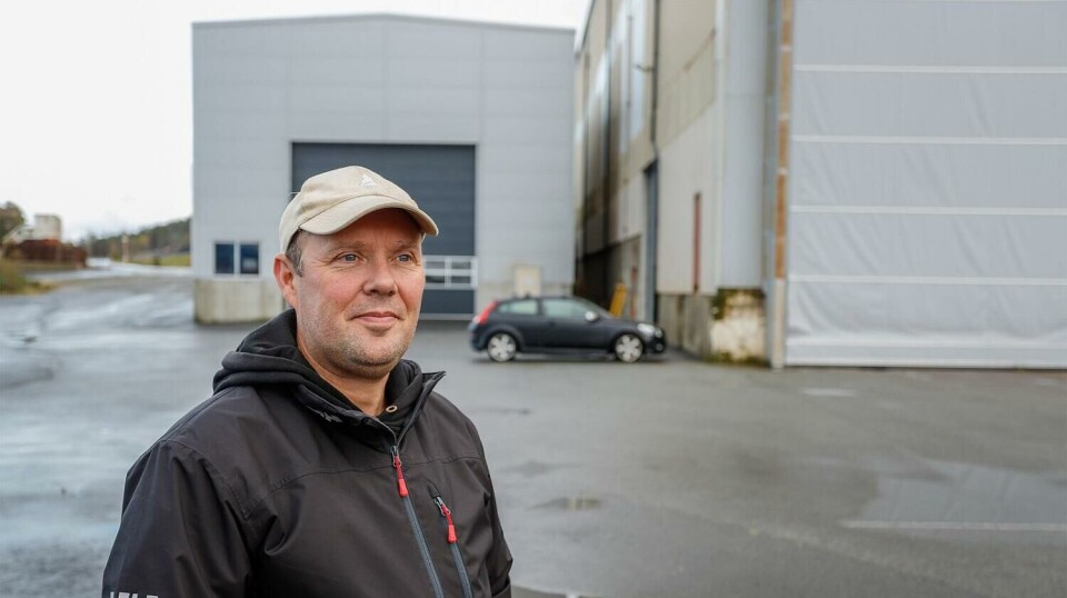 Sven Vidar Syversen og Rosendal Marineservice ser at områdereguleringa i Rosendal blir eit hinder for båtproduksjon i Skålafjæro i framtida. Sven Vidar Syversen og Rosendal Marineservice ser at områdereguleringa i Rosendal blir eit hinder for båtproduksjon i Skålafjæro i framtida.