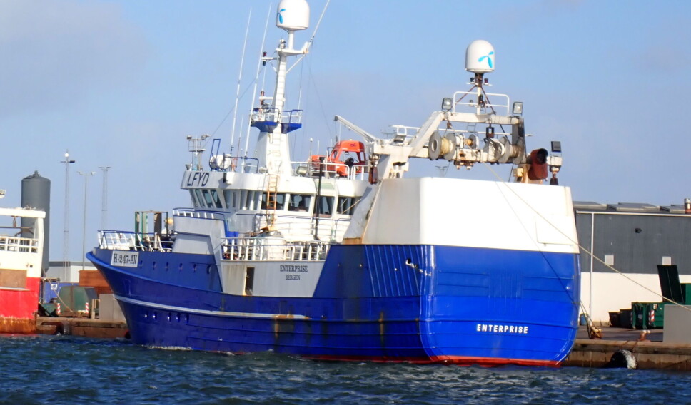 ENTERPRISE I HIRTSHALS: Snøkrabbebåten 'Enterprise' har ligget i Hirtshals siden midten av juli i påvente av å få reparert skader på skroget.