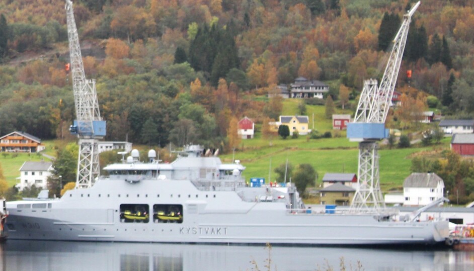 Det første skipet i Jan Mayen-klassen ankom Vard Langsten for utrustning i september i fjord, etter at skroget ble bygget ved Vards skrogverft i Romania. Det første skipet i Jan Mayen-klassen ankom Vard Langsten for utrustning i september i fjord, etter at skroget ble bygget ved Vards skrogverft i Romania.