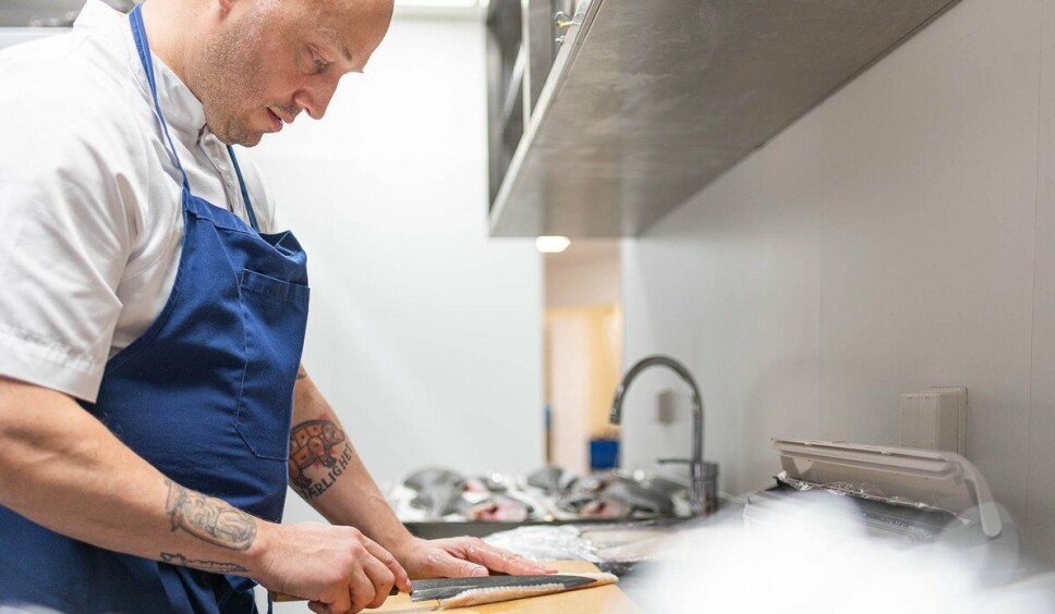 Kveitene som ble servert på restauranten Damsgård i Bergen - ble tilberedt av Michelin-kokk Christopher Haatuft og hans lag av talentfulle kokker. Kveitene som ble servert på restauranten Damsgård i Bergen - ble tilberedt av Michelin-kokk Christopher Haatuft og hans lag av talentfulle kokker.
