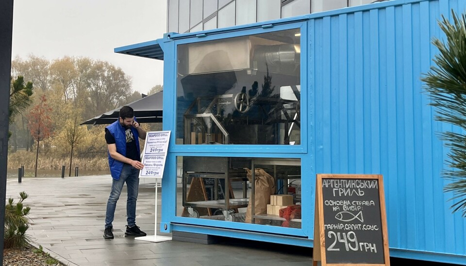 GRILL: I høst etablerte Egersund Seafood i Lviv egen Seafood Grill ved butikken.
