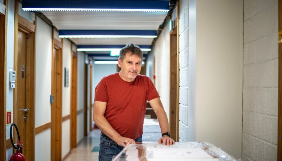 BEKYMRET: Håkon Otterå er ansvarlig for Fangstprøvelotteriet. Han estimerer at det ligger omtrent 200 esker med prøver langs hele kysten som ikke kommer til å bli sendt inn. Fotograf: Christine Fagerbakke / Havforskningsinstituttet BEKYMRET: Håkon Otterå er ansvarlig for Fangstprøvelotteriet. Han estimerer at det ligger omtrent 200 esker med prøver langs hele kysten som ikke kommer til å bli sendt inn. Fotograf: Christine Fagerbakke / Havforskningsinstituttet