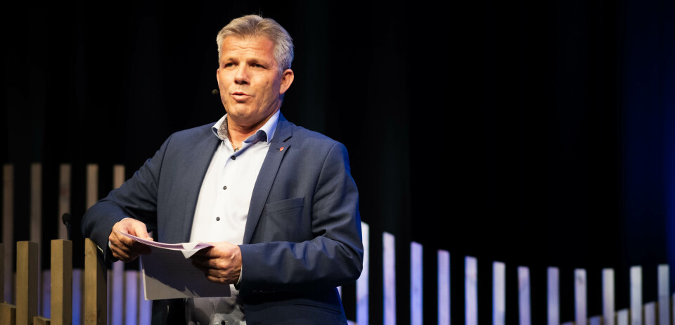 BLUEFISH: Statsråd Bjørnar Skjæran åpner årets BlueFish Expo i Ålesund. Bildet viser fiskeri og havminister Bjørnar Skjæran på scenen under sjømatdagene.