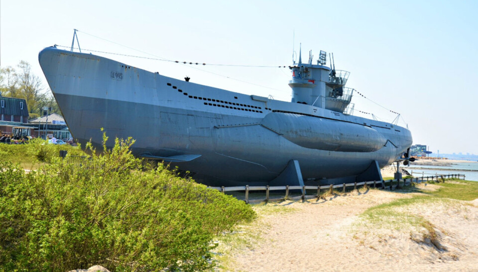 Dette bildet er av U-995 som nå står som museumsubåt på land i Kiel i Tyskland. U-864 var av typen IXD2. Ubåten ved Fedje var en videreutvikling av ubåttype VII som U-995 er eksempel på.