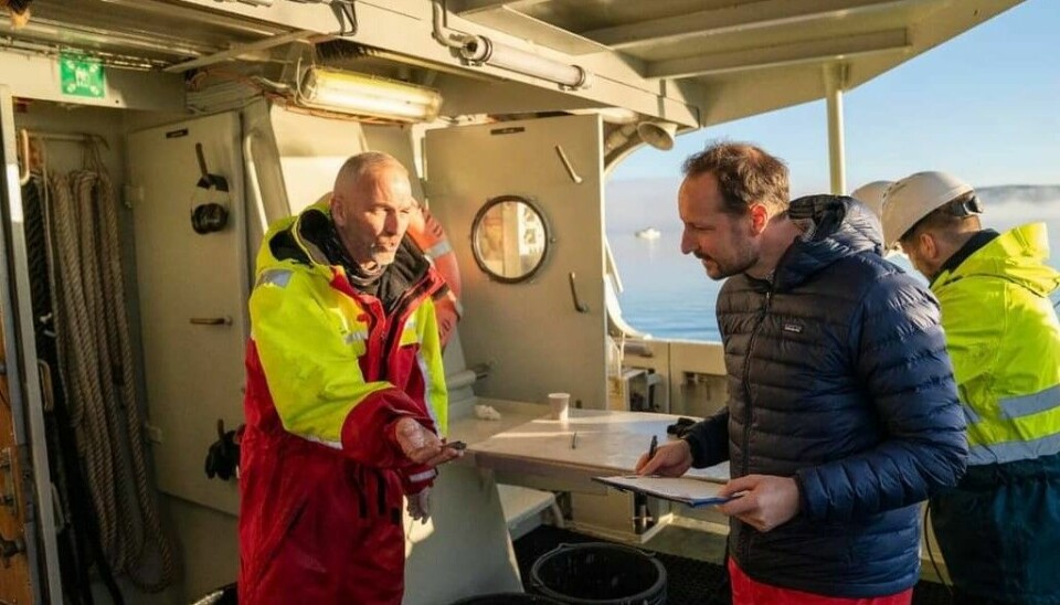 TOKT: HKH Kronprins Haakon deltok på tokt i Oslofjord sammen med forskere fra Universitetet i Oslo.