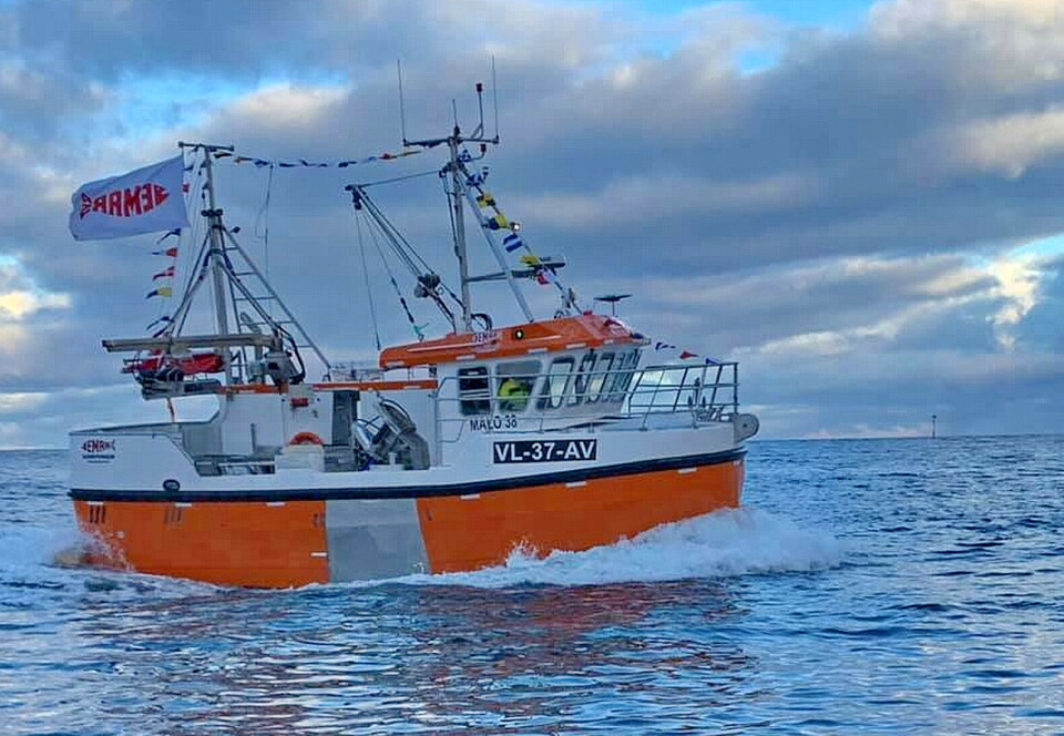 'Solglytt' ex, Hevringen ved overlevering fra Jemar Norpower. 'Solglytt' ex, Hevringen ved overlevering fra Jemar Norpower.