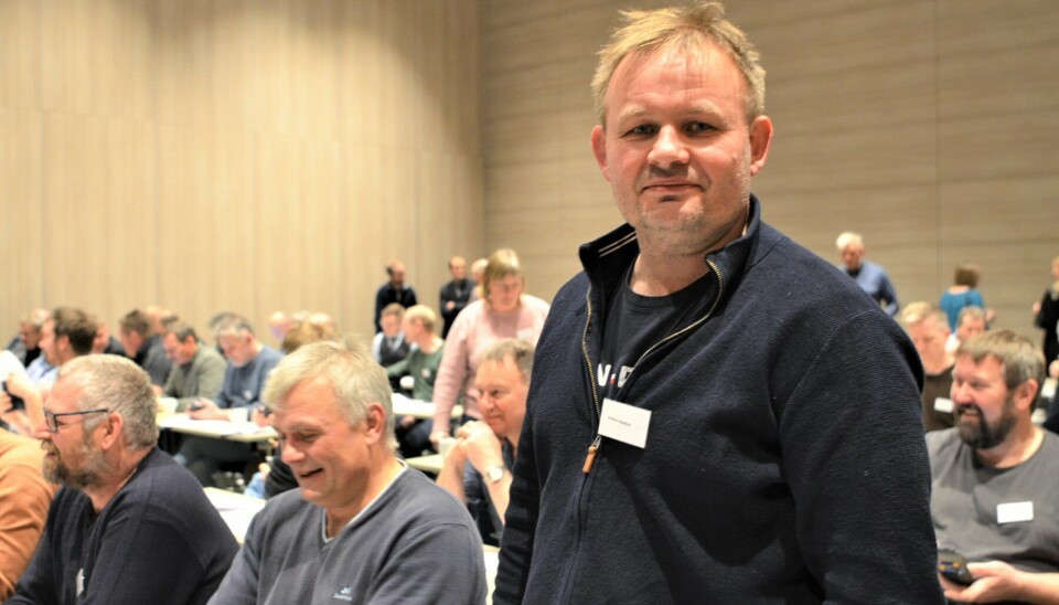 GLAD: Halvar Bendiksen sammen med fiskerkolleger under stiftelsesmøtet for Nord Fiskarlag i desember 2022. Bendiksen er lettet over henleggelsen av saken, som kunne medført minst 600 000 kroner i inndragning. GLAD: Halvar Bendiksen sammen med fiskerkolleger under stiftelsesmøtet for Nord Fiskarlag i desember 2022. Bendiksen er lettet over henleggelsen av saken, som kunne medført minst 600 000 kroner i inndragning.