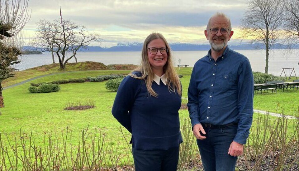 PÅ- OG AVTROPPENDE: Tidligere salgsdirektør Knut Torgnes har nå gått inn i pensjonistenes rekker og Randi Ødegaard tok offisielt over rollen som salgsdirektør 1. februar PÅ- OG AVTROPPENDE: Tidligere salgsdirektør Knut Torgnes har nå gått inn i pensjonistenes rekker og Randi Ødegaard tok offisielt over rollen som salgsdirektør 1. februar