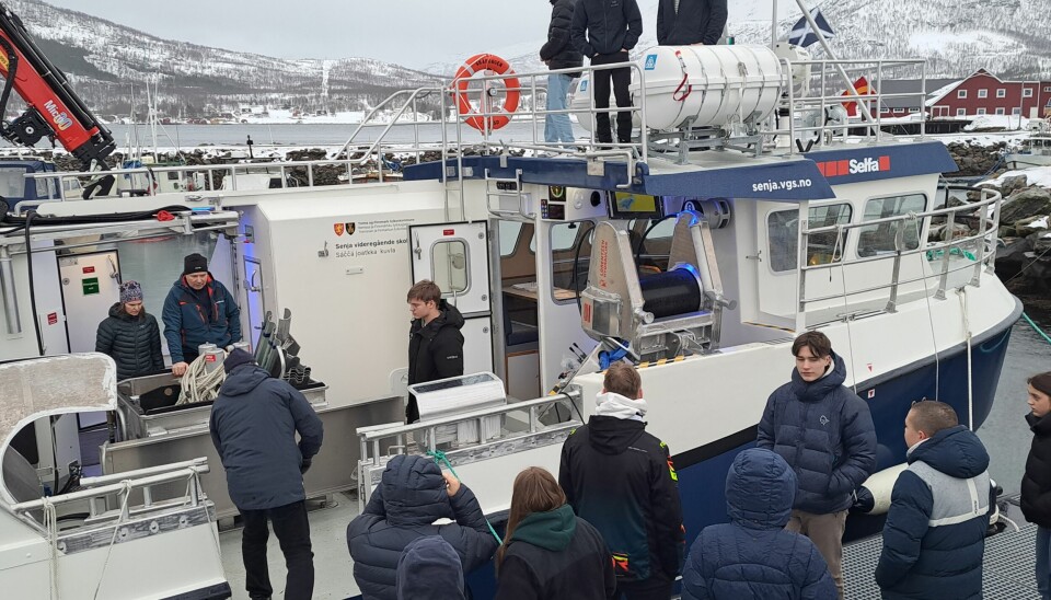 STOR INTERESSE: Det var stor interesse for nybåten hos både elever og ansatte ved Senja vgs.