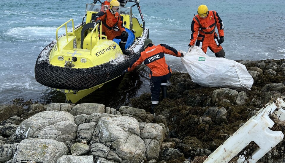 KREVENDE: To kubikk avfall ble ryddet og fjernet fra strendene på øya. KREVENDE: To kubikk avfall ble ryddet og fjernet fra strendene på øya.