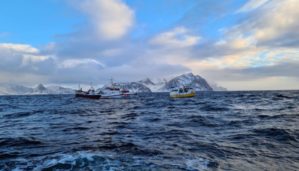 SLEP: Fiskebåt ble tatt hånd om av redningsskøyta etter å ha fått motorhavari utenfor Fredvang i Lofoten. SLEP: Fiskebåt ble tatt hånd om av redningsskøyta etter å ha fått motorhavari utenfor Fredvang i Lofoten.