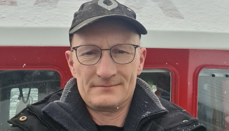 RYSTET: – Er det borte fra havoverflaten, er det ingen som ser den døde silda. Men vi fisker jo helst så nær havbunnen som mulig, sier skipper Dag Olav Mollan på reketråleren «Katla». Nå håper han at flere kontroller kan gjøre at det blir mindre råtten sild på havbunnen i Kvænangen. RYSTET: – Er det borte fra havoverflaten, er det ingen som ser den døde silda. Men vi fisker jo helst så nær havbunnen som mulig, sier skipper Dag Olav Mollan på reketråleren «Katla». Nå håper han at flere kontroller kan gjøre at det blir mindre råtten sild på havbunnen i Kvænangen.