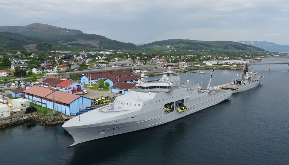 FÅR NY KAI: nyeste og største fartøy, KV «Jan Mayen», fortøyde den 19. juni for aller første gang på Sortland. I bakgrunnen ses KV «Andenes» tilhørende Nordkapp-klassen, som skal erstattes av Jan Mayen-klassen etter over 40 år i tjeneste. FÅR NY KAI: nyeste og største fartøy, KV «Jan Mayen», fortøyde den 19. juni for aller første gang på Sortland. I bakgrunnen ses KV «Andenes» tilhørende Nordkapp-klassen, som skal erstattes av Jan Mayen-klassen etter over 40 år i tjeneste.