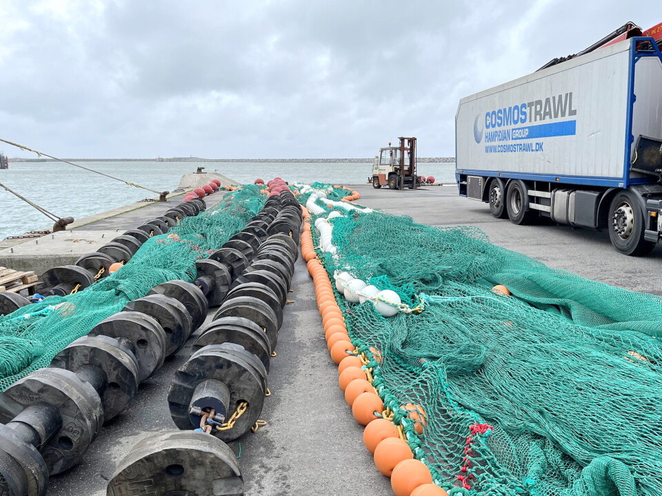 SKAL FISKE MED TRIPPELTRÅL: Her ligger trålutstyr fra Cosmos Trawl i Hirtshals klar til å lastes ombord i 'Emerald'.