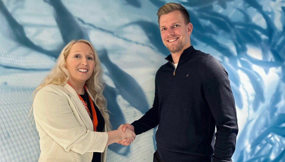 SLÅR SINE PJALTER SAMMEN: Anne-Line Skjelstad og Kristian Hansen er svært fornøyde med den nye samarbeidsavtalen.
