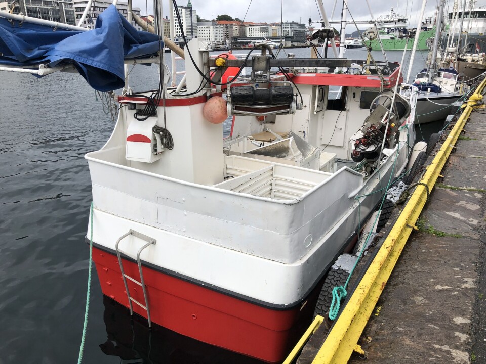 Rapporteringskrav for den minste fiskeflåten utsettes. Etter Norges Kystfiskarlag sitt syn burde en kvotemelding gi noen tydelige signaler om hvilken retning man ser for seg at utviklingen i flåtestrukturen skal gå.