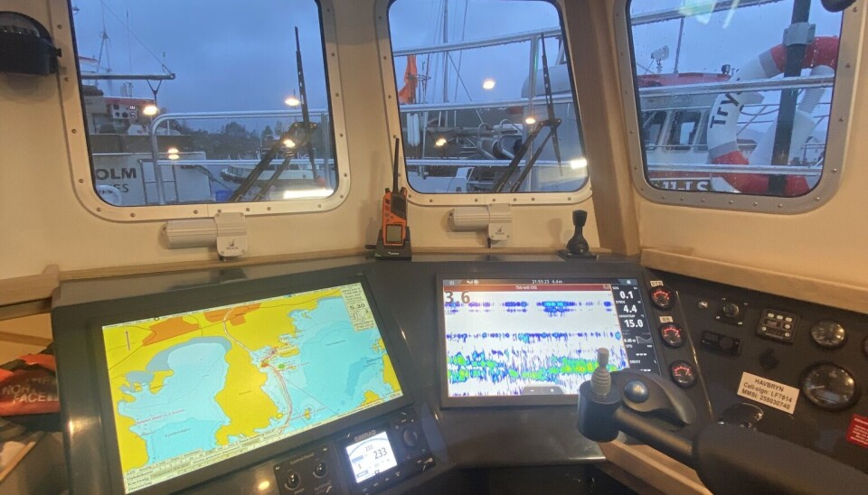 RORHUS: Topp moderne utstyr, for å drive effektivt fiske, er montert i rorhuset.