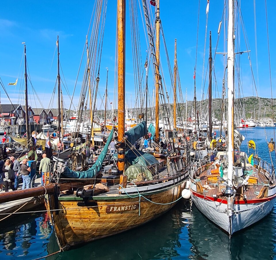 MANGE flotte tradisjonelle båter kunne beskues ved kai.
