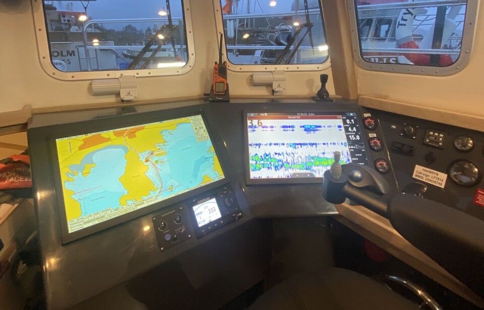 RORHUS: Topp moderne utstyr, for å drive effektivt fiske, er montert i rorhuset.