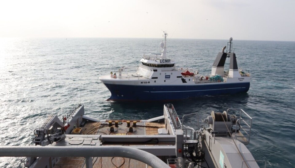 KV Jarl med slep av tråleren Havtind.