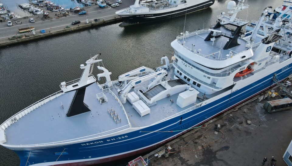 Et dronebilde av båten.