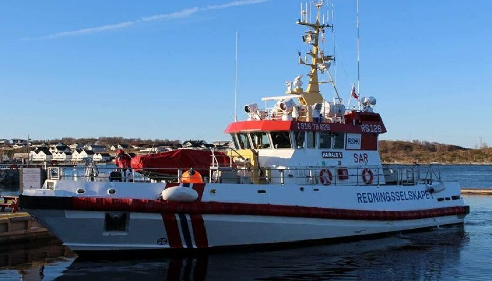 «RS Harald V» er på stedet og venter på høyvann.