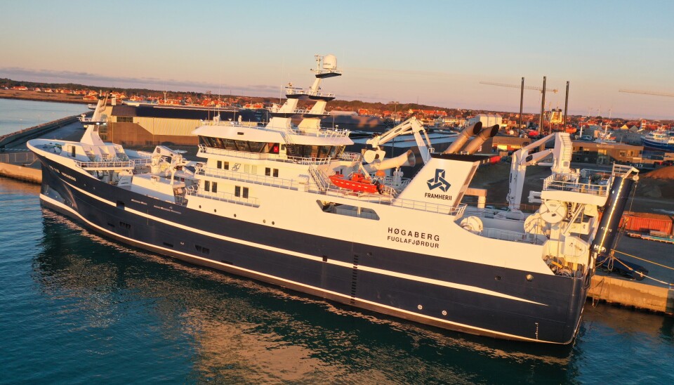 Nybygget «Høgaberg» er en topp moderne, nesten 90 meter lang snurper/tråler, som i januar ble overlevert rederiet Fremherji P/F på Færøyene fra Karstensens Skibsværft.