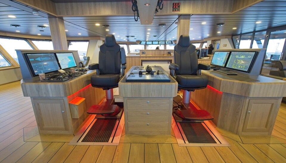 «Høgaberg» har en meget godt utstyrt bro. Her har skipperen 360 graders utsikt.