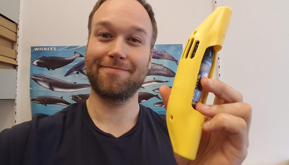 André Moan med bananpinger mot niser.
