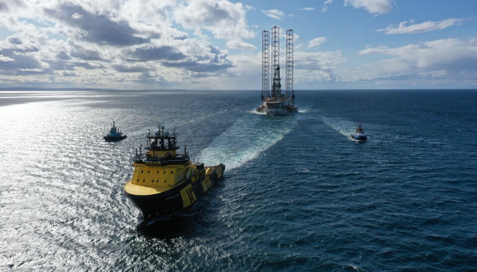 «Towing a Rig».