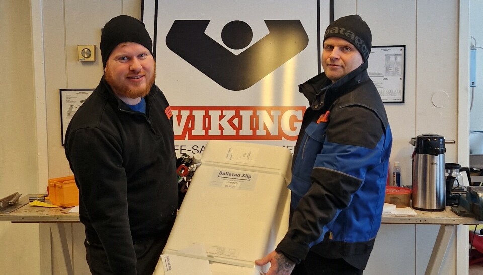 Servicetekniker Ole Olsen og Terje Olsen, avdelingsleder på flåteavdelingen hos Ballstad Slip.