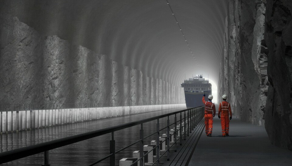 Illustrasjonen viser hvordan skipstunnelen vil se ut innvendig. På hver side er det en 3,5 meter bred fendret ledekonstruksjon. Dette er mest for at ikke bruvingene på båtene skal ta borti tunnelveggene, men feltet kan i tillegg kan brukes ved eventuell evakuering, og har dermed status om rømningsvei.