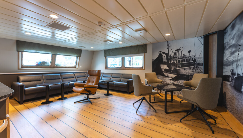 I salongen er det god plass til mannskapet mellom fiskeøktene.