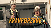 To sjøarbeidere i verneutstyr står i en fartøysinteriør med teksten «Kranførerne» over bildet.