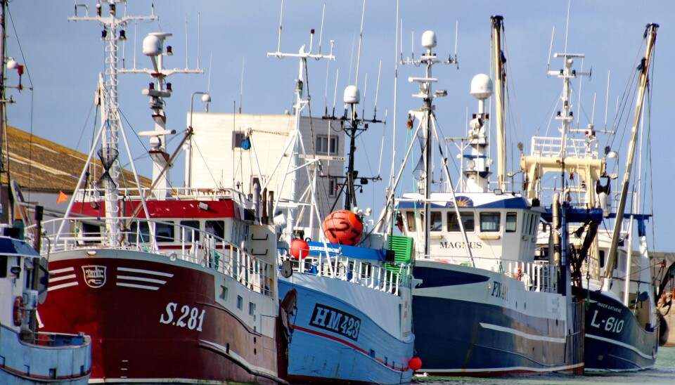 MYE HØYERE UTSLIPP: Danske og en nederlandsk tråler i Hirtshals. Artikkelforfatteren mener at norske trålere aldri kan bli miljøvennlige målt i forhold til kystflåten. – De bidrar derimot til svært store og unødvendige klimagassutslipp - og avfolkning av Nord-Norge. Bilde for illustrasjon. MYE HØYERE UTSLIPP: Danske og en nederlandsk tråler i Hirtshals. Artikkelforfatteren mener at norske trålere aldri kan bli miljøvennlige målt i forhold til kystflåten. – De bidrar derimot til svært store og unødvendige klimagassutslipp - og avfolkning av Nord-Norge. Bilde for illustrasjon.