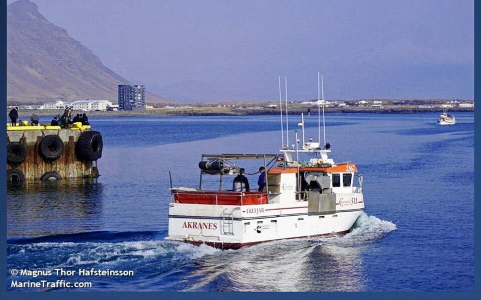 Denne sjarken 'Emilia' har sammen med en annen sjark fisket 70 - 80 tonn steinkrabbe. Skjermdump Marine Traffic.