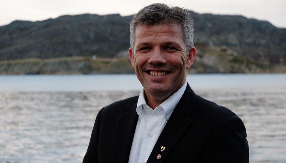 JULEHILSEN: Fiskeri- og havminister Bjørnar Skjæran (Ap) ønsker Kystmagasinets lesere en god jul og et godt og fiskerikt nytt år. JULEHILSEN: Fiskeri- og havminister Bjørnar Skjæran (Ap) ønsker Kystmagasinets lesere en god jul og et godt og fiskerikt nytt år.