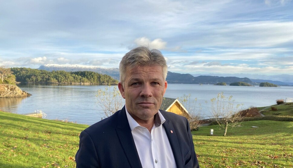 VIL HA SVAR: Fiskeri- og havminister Bjørnar Skjæran må svare om russiske fiskebåter som ankommer og leverer fisk i norske havner, til tross for sanksjonsveldet som er innført i EU. (Foto: Arkiv)