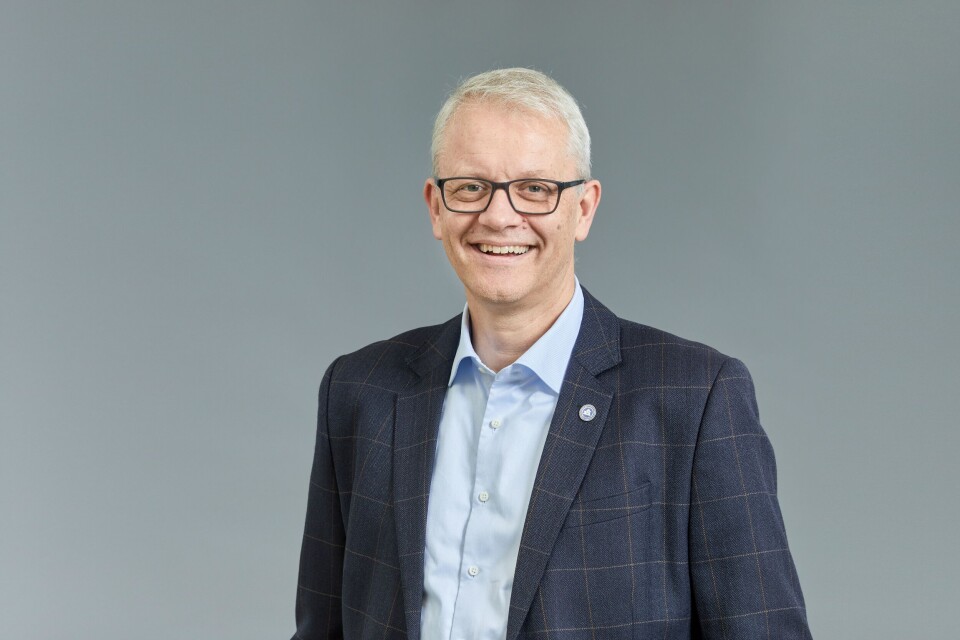 GLEDER SEG: Havforskningsdirektør Nils Gunnar Kvamstø ser frem til å få observatoriet på plass igjen. (Eivind Senneset/Havforskningsinstituttet) GLEDER SEG: Havforskningsdirektør Nils Gunnar Kvamstø ser frem til å få observatoriet på plass igjen. (Eivind Senneset/Havforskningsinstituttet)