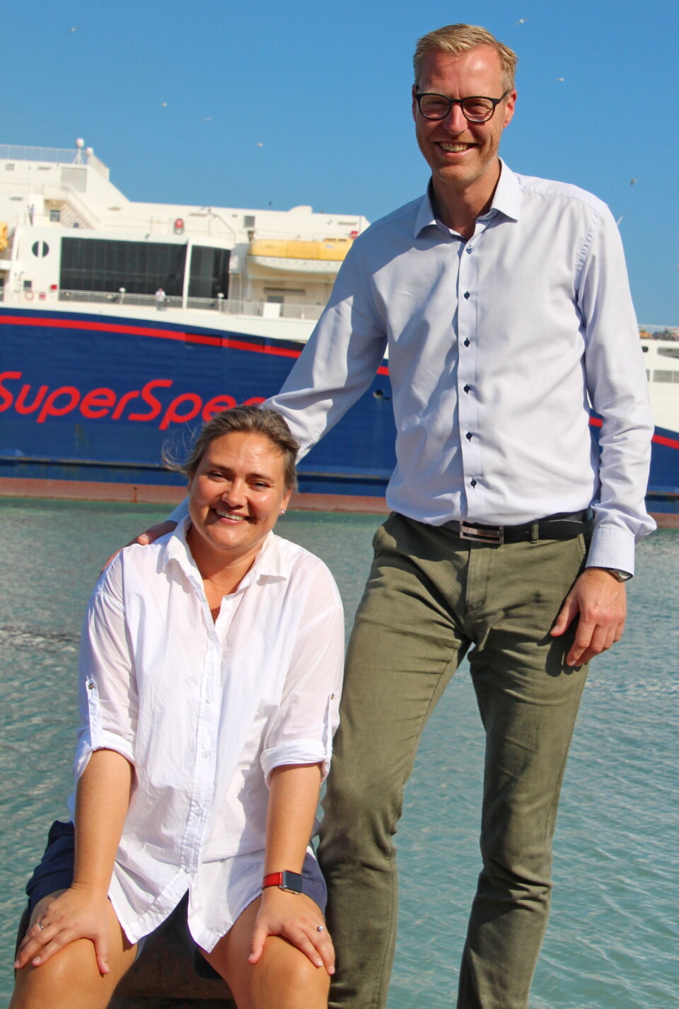 Linn Indrestrand, leder for Maritim Service & Fiskeri ved Hirtshals Havn. Her sammen med daglig leder for havnen, Per Holm Nørgaard. Foto Terje Engø